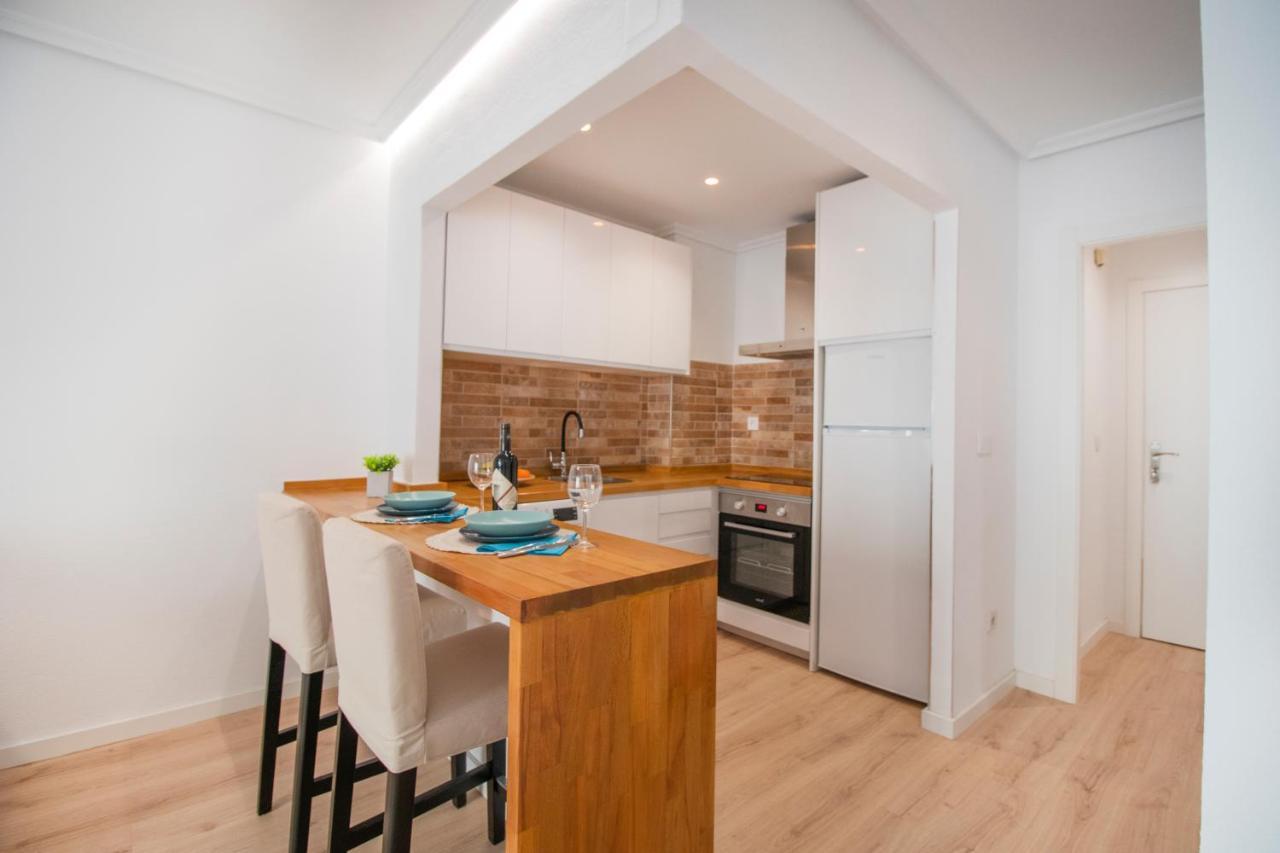 Feines Appartement Mit Hafenblick Санта-Пола Екстер'єр фото