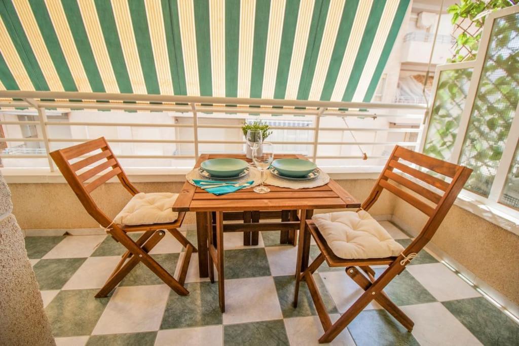 Feines Appartement Mit Hafenblick Санта-Пола Екстер'єр фото